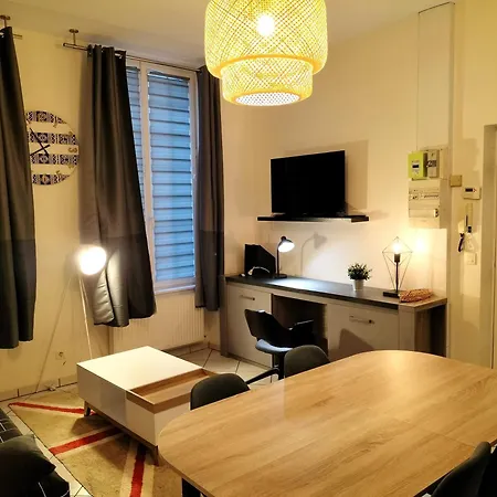 Apartamento 4 Personnes Hyper Centre En Vieille Au Pied Des Remparts